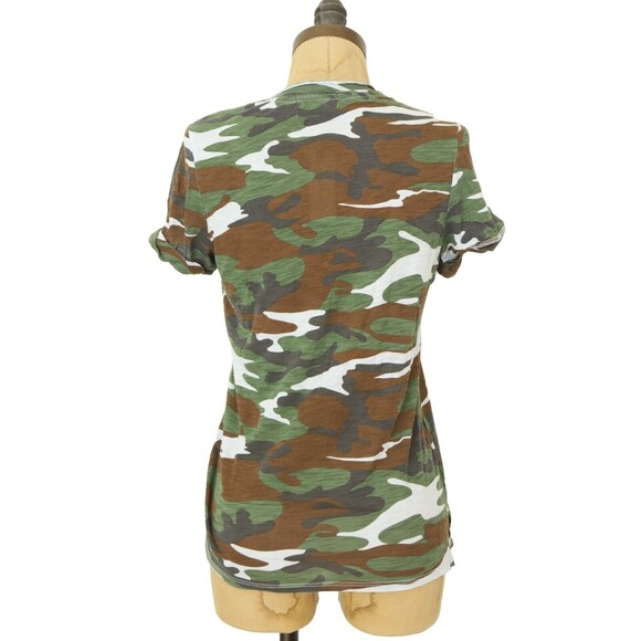 T.La Anthropologie Classic Pocket V-Neck Tee XS Camo Print Green T-Shirt NWT B51 - Picture 3 of 5